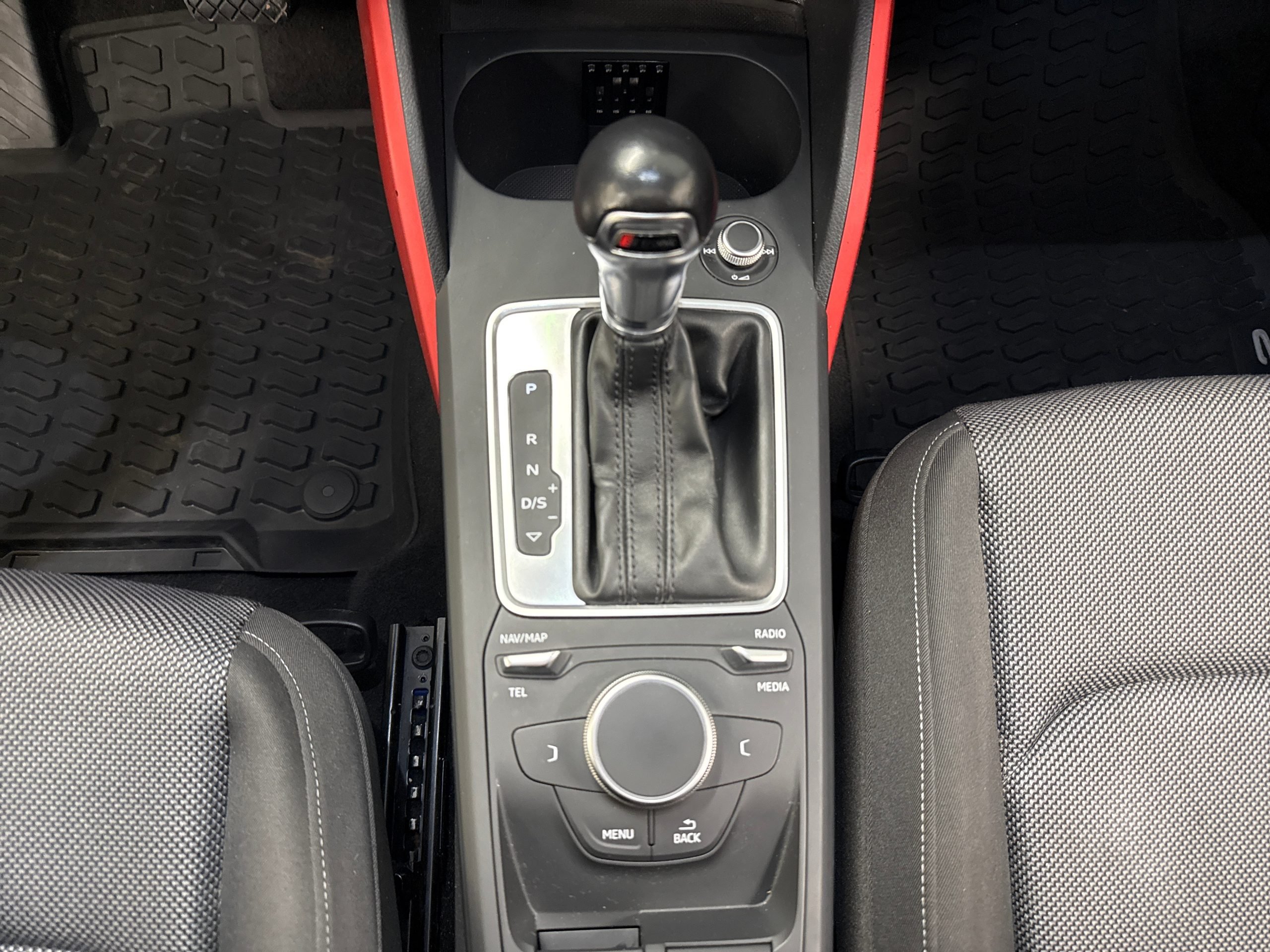 Audi Q2 1.4 TFSI sport PANO*S-LINE*8-FACH BEREIFT*LED* - Image 11