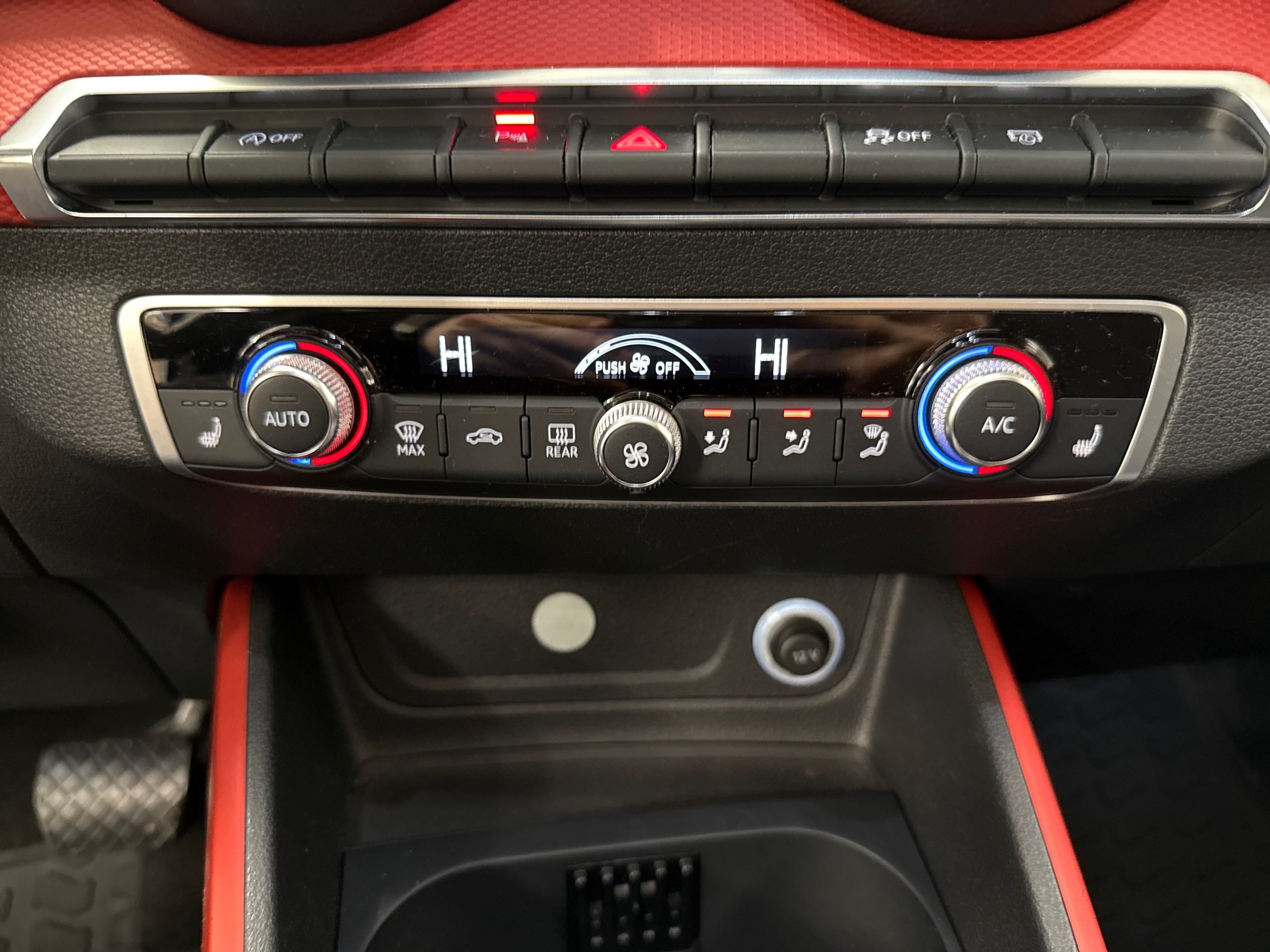 Audi Q2 1.4 TFSI sport PANO*S-LINE*8-FACH BEREIFT*LED* - Image 12