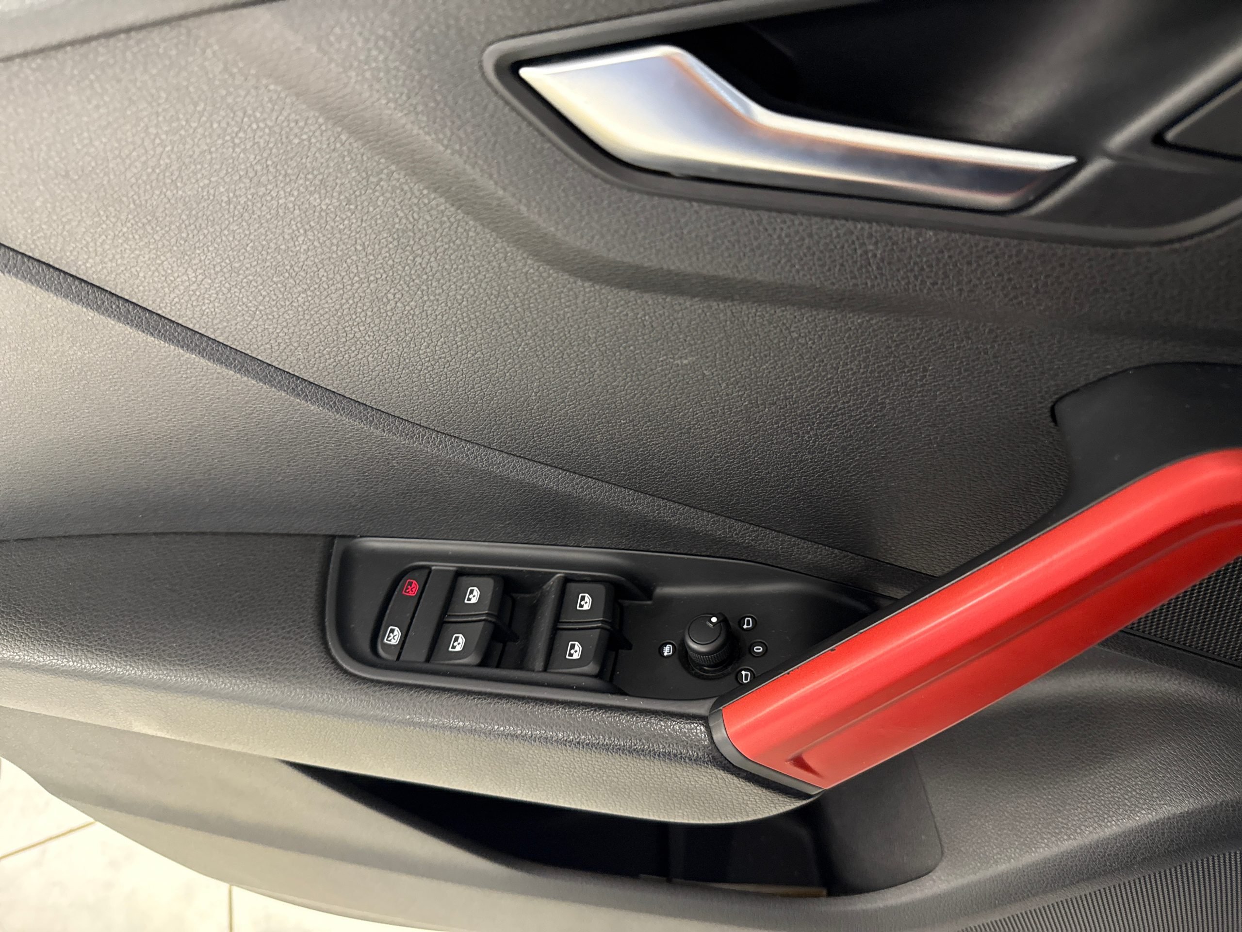 Audi Q2 1.4 TFSI sport PANO*S-LINE*8-FACH BEREIFT*LED* - Image 13