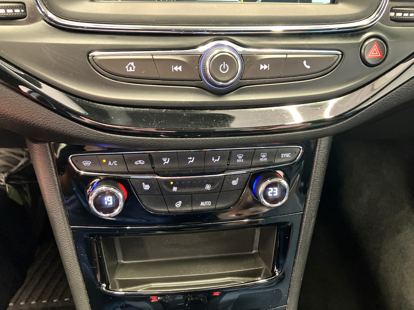 Opel Astra ST 1.4 Turbo Automatik GS Line TopAusstattu - Image 10