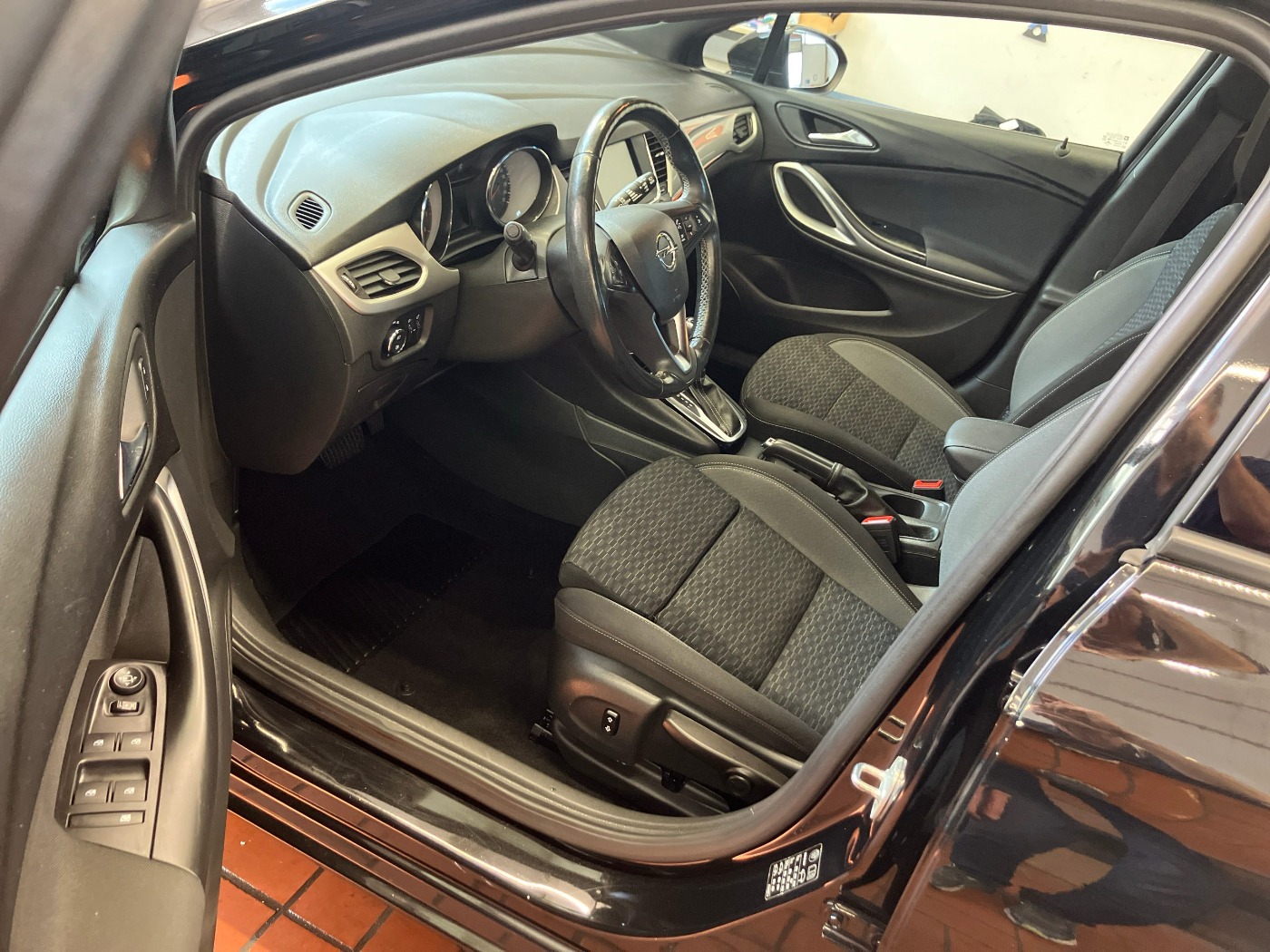 Opel Astra ST 1.4 Turbo Automatik GS Line TopAusstattu - Image 6