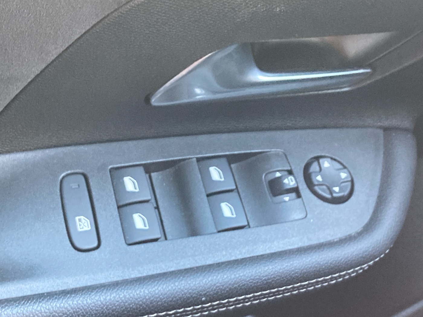 Opel Mokka 1.2 Automatik 130 Voll*Leder*Navi*TopZusand - Image 12