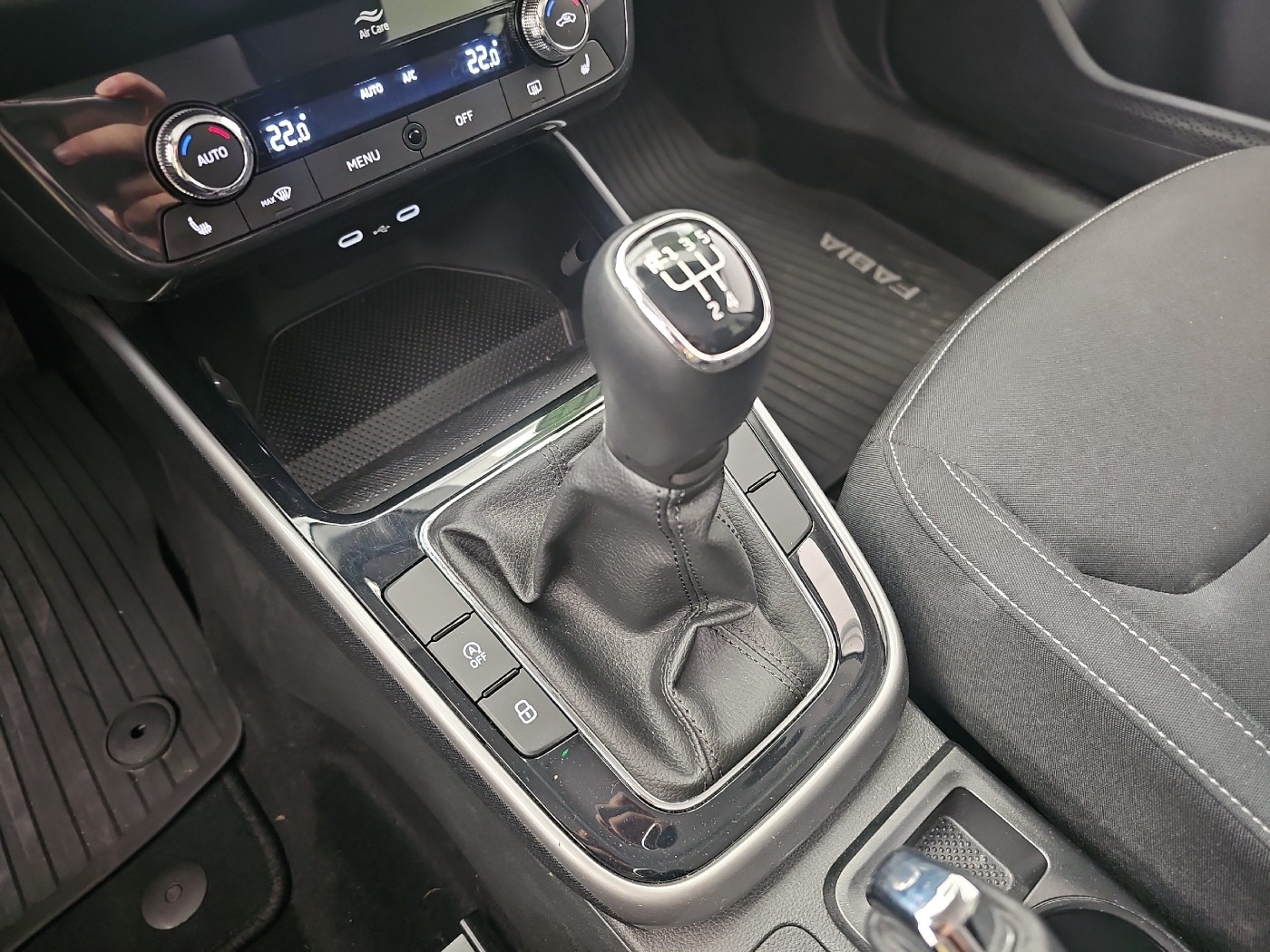 Skoda Fabia 1.0 TSI Style LED Navi SHZ Winterp. KlimaA - Image 11