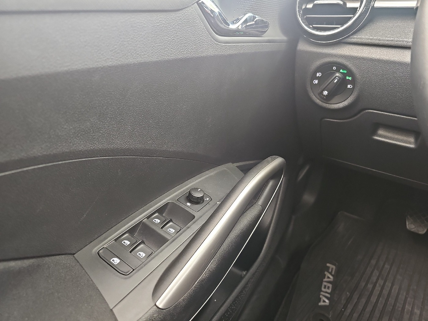 Skoda Fabia 1.0 TSI Style LED Navi SHZ Winterp. KlimaA - Image 12