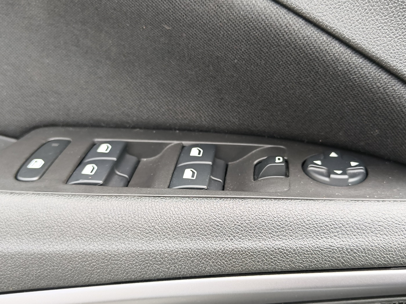 Opel Crossland 1.2 Turbo Sitzheizung, Top Zustand - Image 12