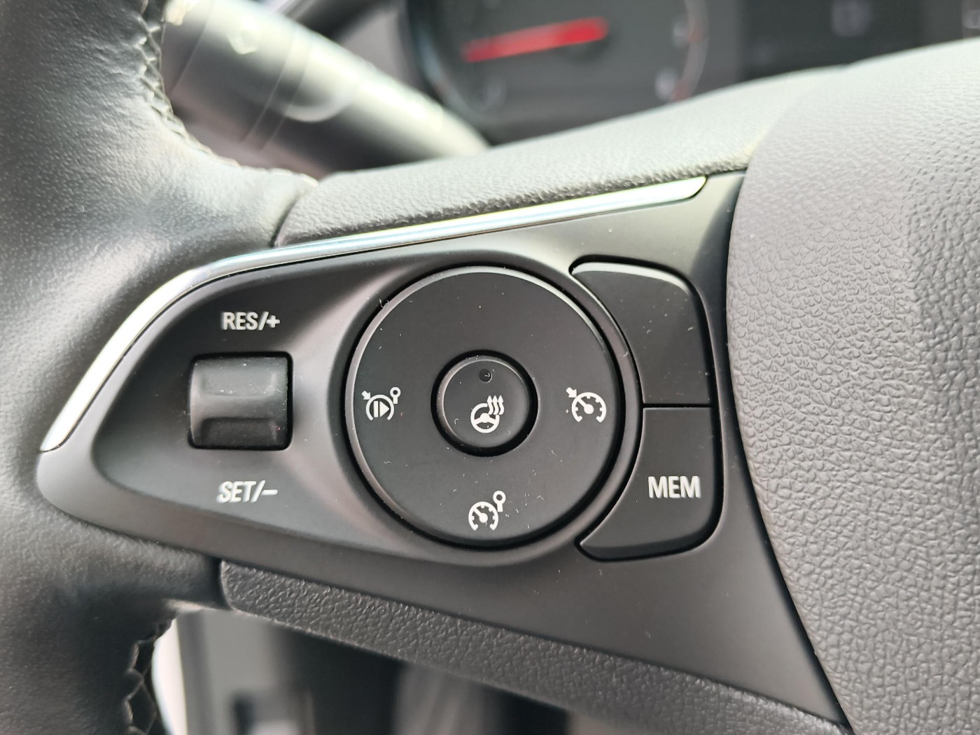 Opel Crossland 1.2 Turbo Sitzheizung, Top Zustand - Image 13