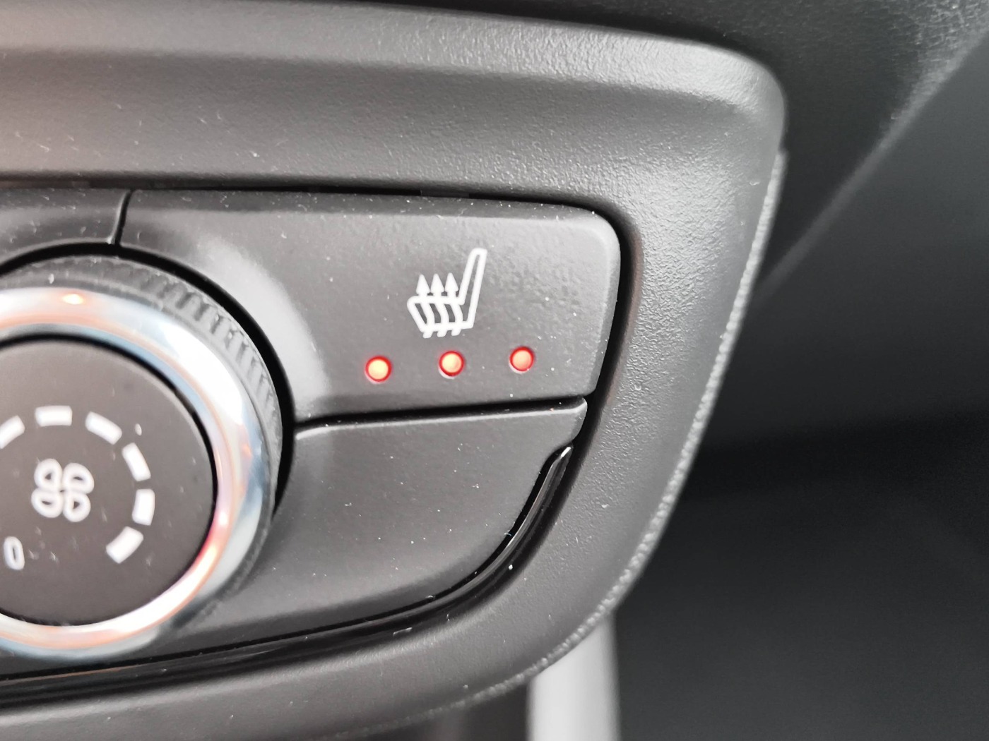 Opel Crossland 1.2 Turbo Sitzheizung, Top Zustand - Image 14