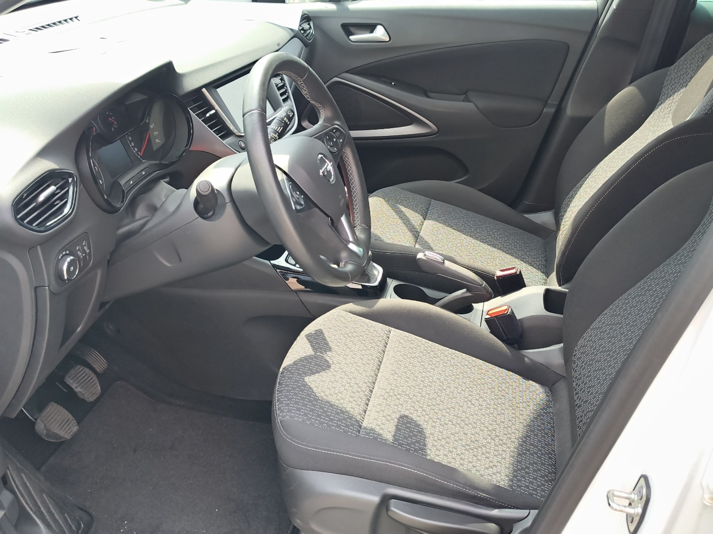 Opel Crossland 1.2 Turbo Sitzheizung, Top Zustand - Image 6