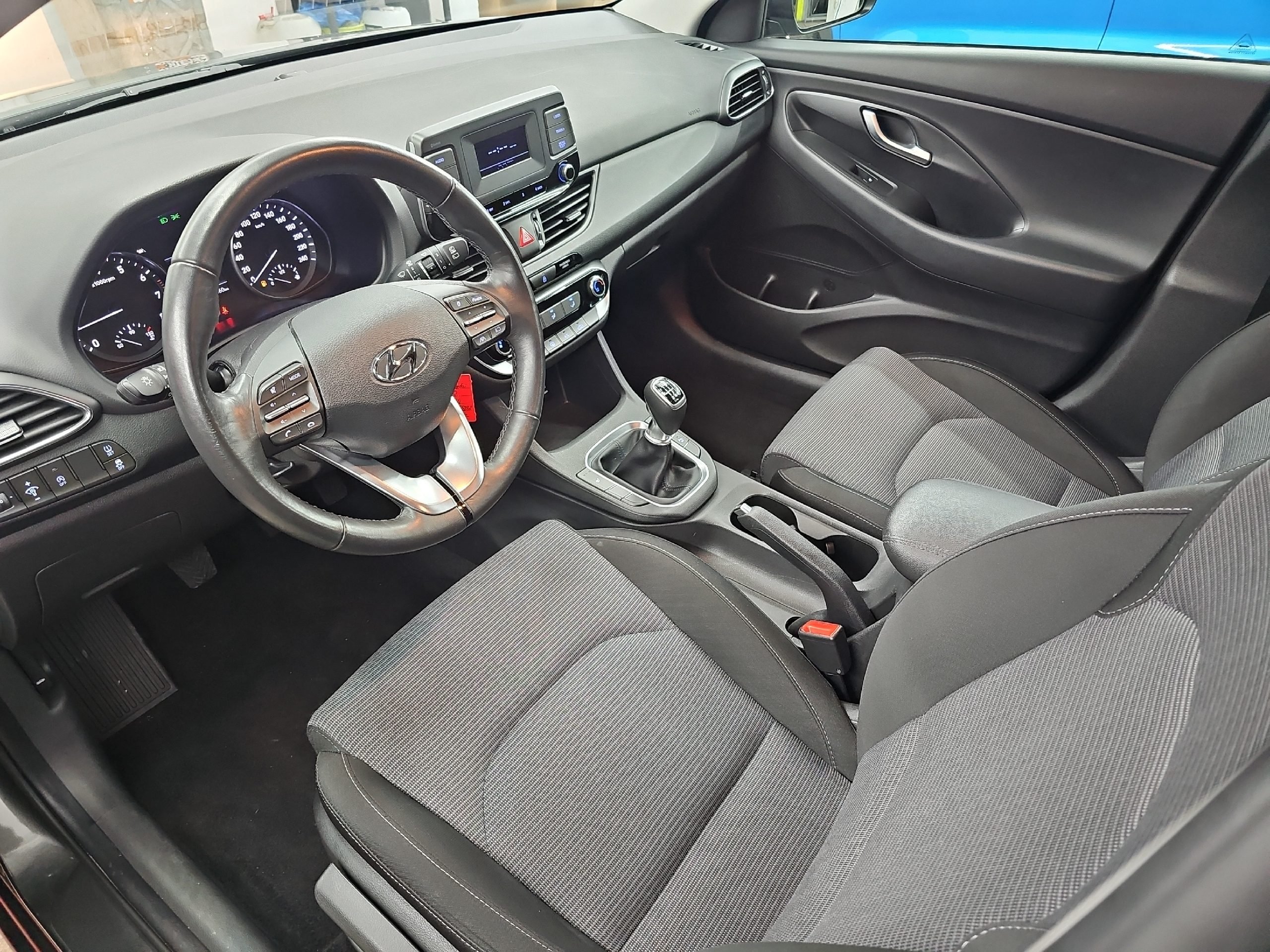 Hyundai i30 cw T-GDI Pure KLIMA*LM-FELGEN*PDC*SPURHALTE* - Image 6