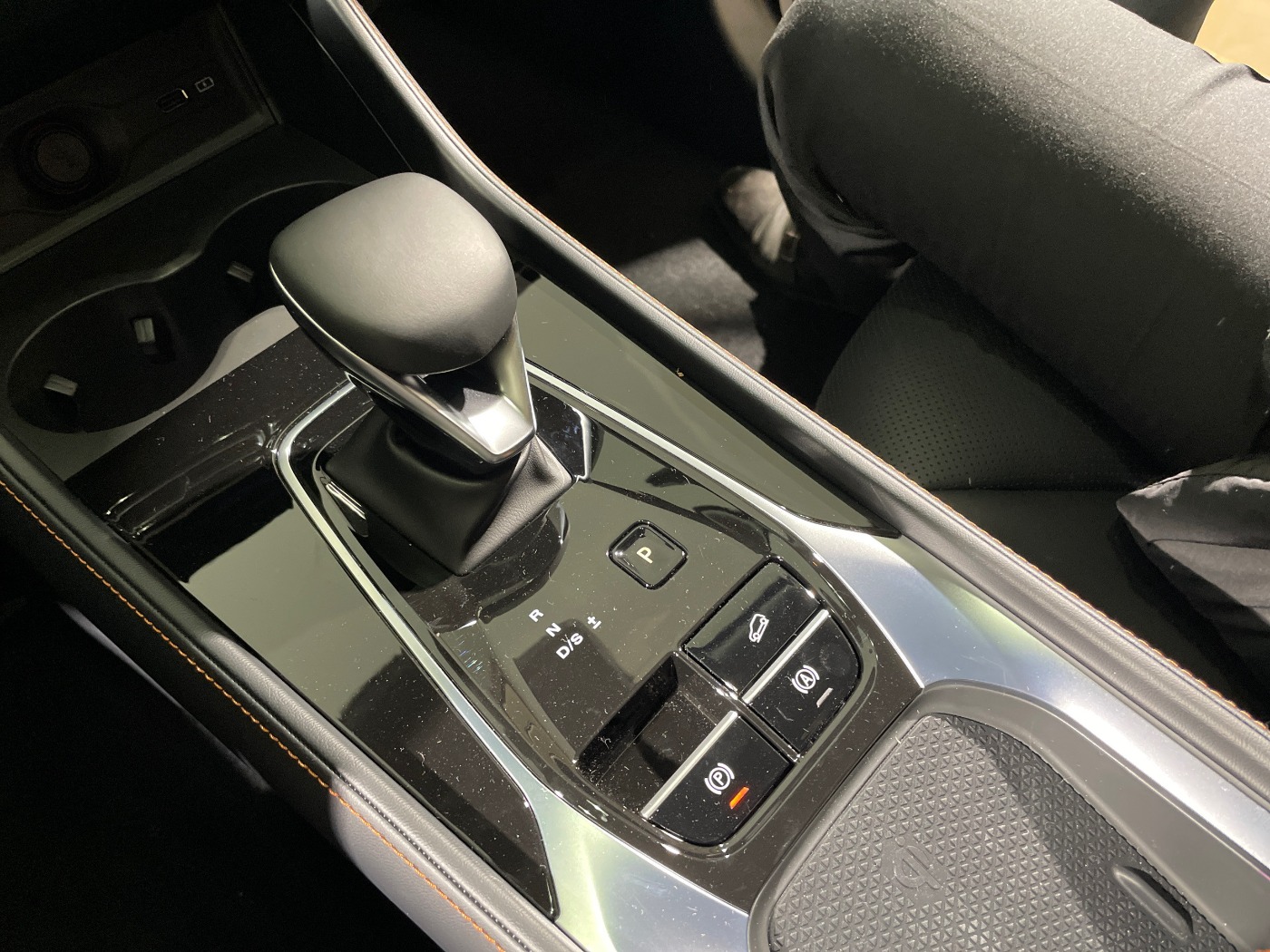 MG HS T 1.5 Turbo GDI W Comfort SpurH PDC ACC KAM - Image 11