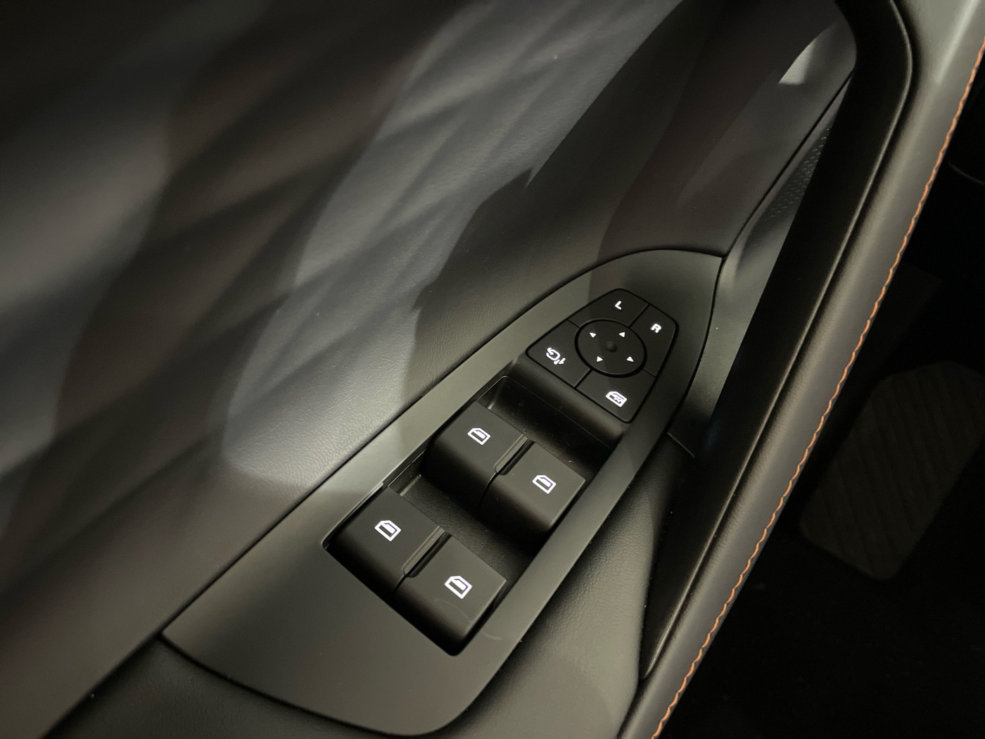 MG HS T 1.5 Turbo GDI W Comfort SpurH PDC ACC KAM - Image 12