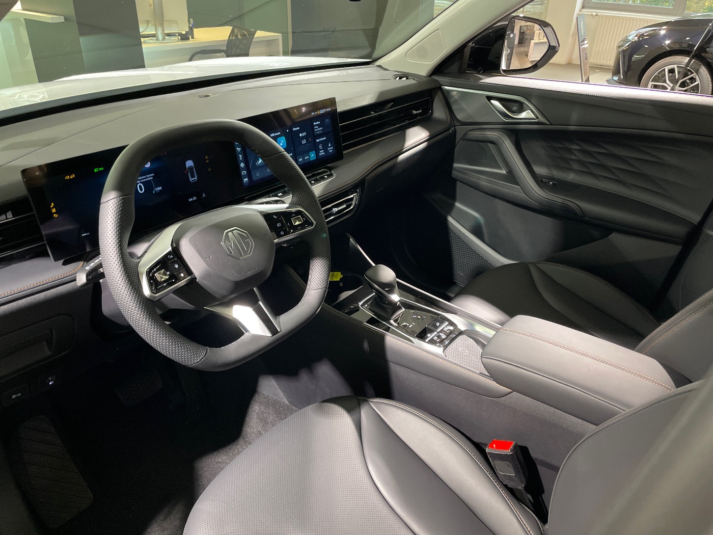 MG HS T 1.5 Turbo GDI W Comfort SpurH PDC ACC KAM - Image 6