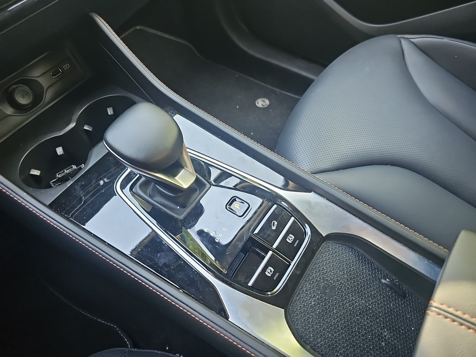 MG HS T 1.5 Turbo GDI W Luxury ACC LED Navi Pano SD - Image 11