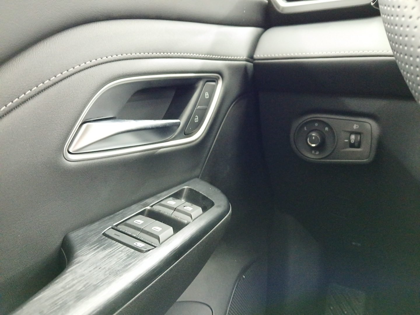 MG ZS Luxury LED*KAMERA*KEYLESS-GO*ELEKTR-SITZ* - Image 12