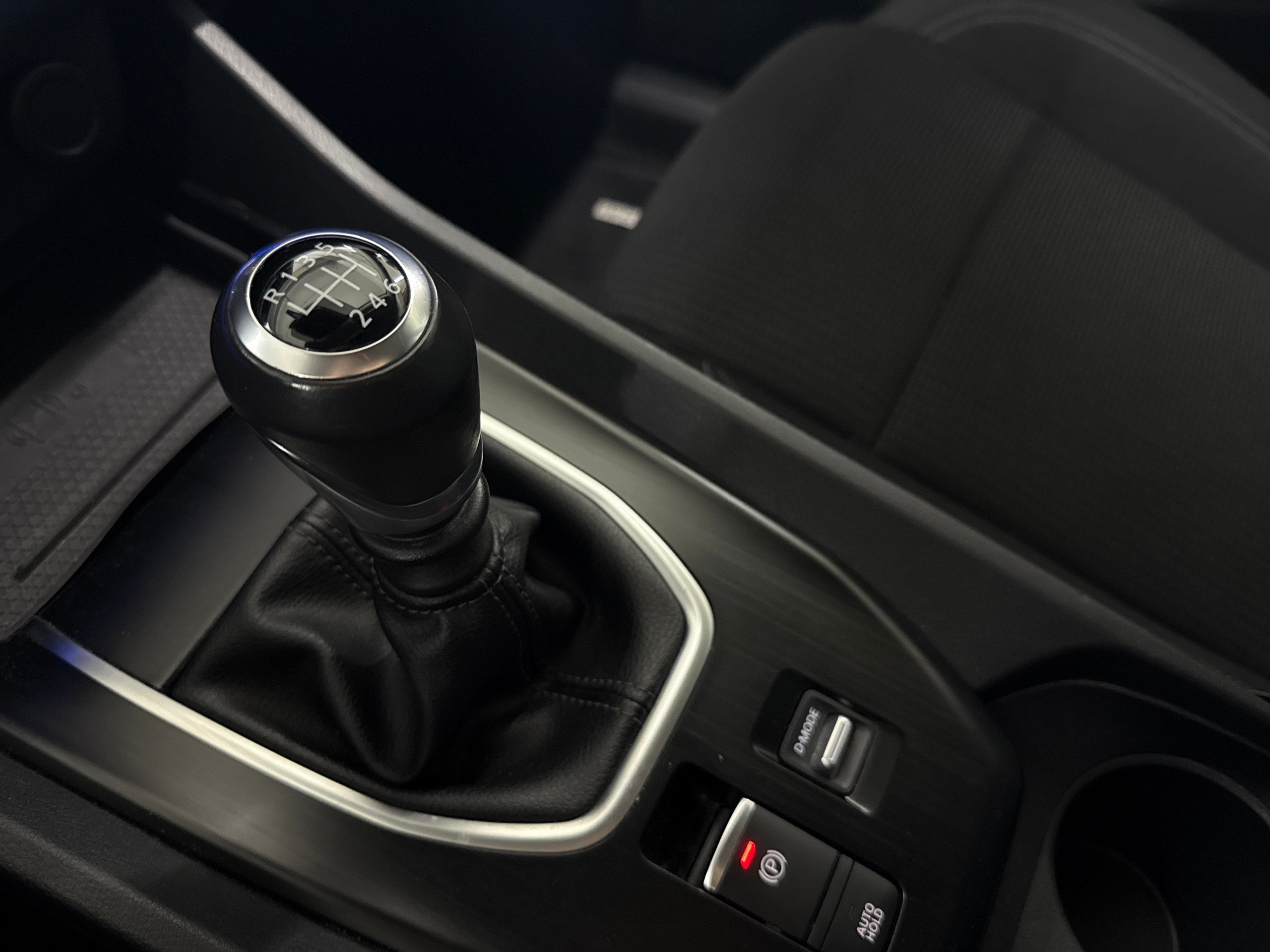 Nissan Qashqai 1.3 DIG-T MHEV Acenta ACC LED Navi SHZ - Image 11